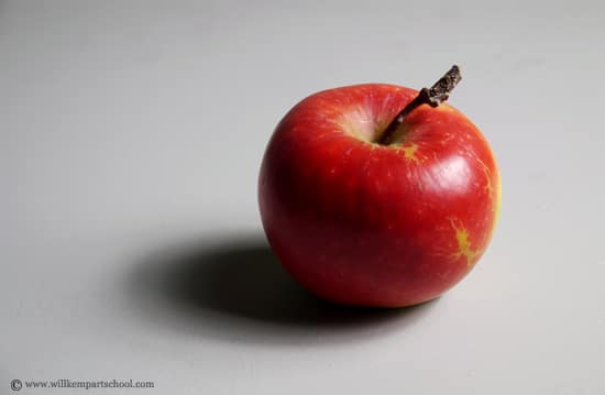 realistic apple drawing