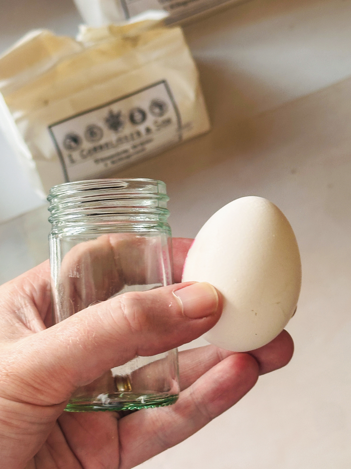 making-egg-tempera-paint